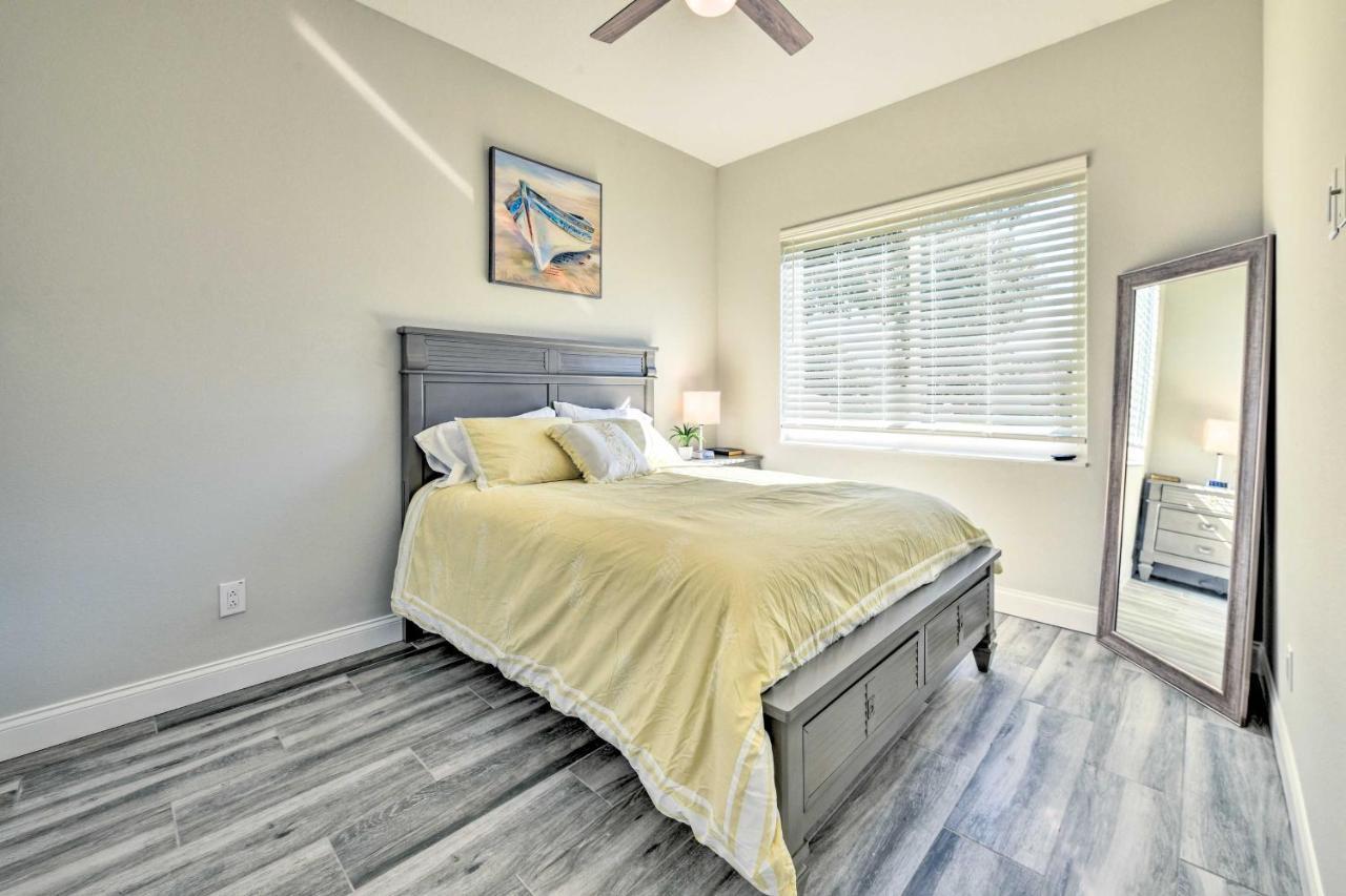 Beautiful Getaway About 4 Miles To Beach! Holiday home *